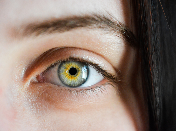Wimpern färben